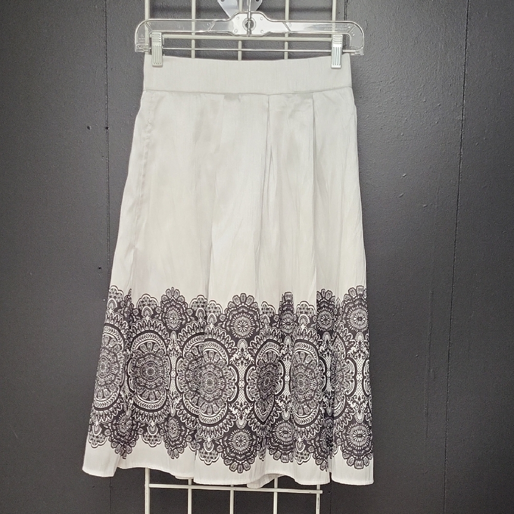Boho Paisley White and Black  Skirt, Size 2
